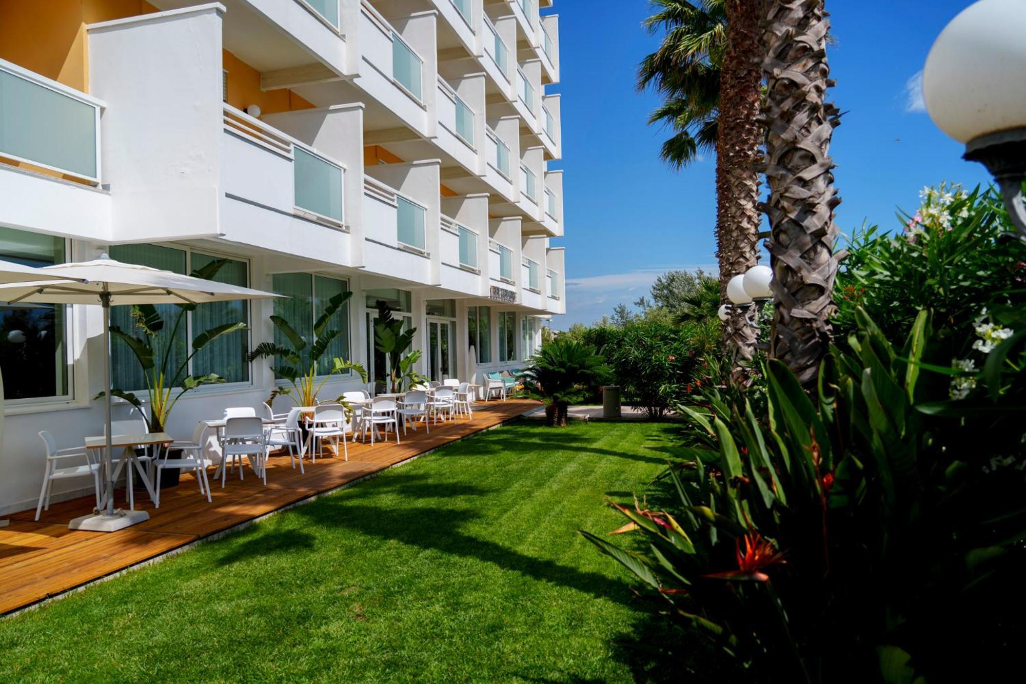 Hotel Belvedere Мартинсикуро Экстерьер фото