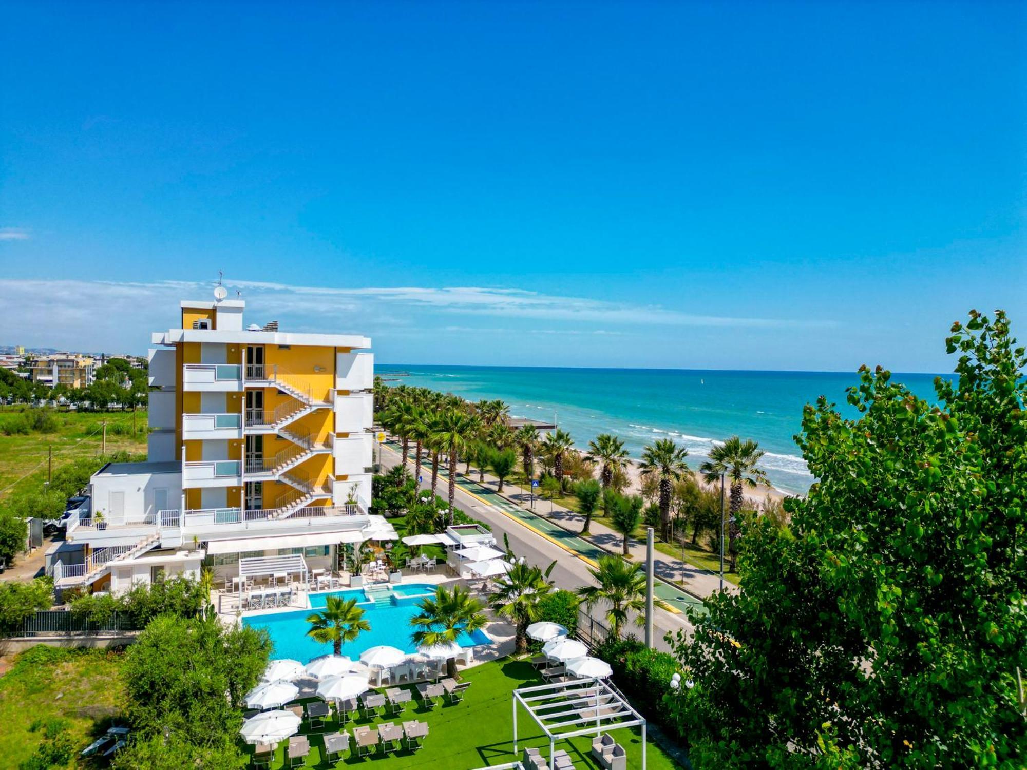 Hotel Belvedere Мартинсикуро Экстерьер фото
